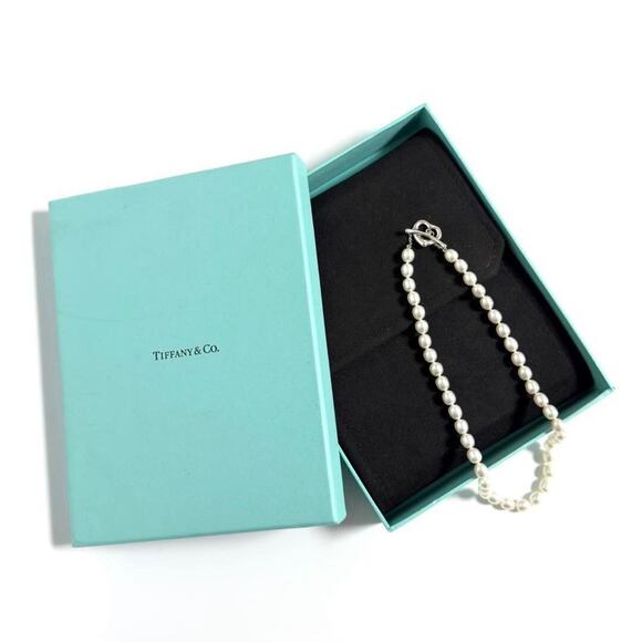 TIFFANY Silver Pearl Heart Necklace - Picture 10 of 10